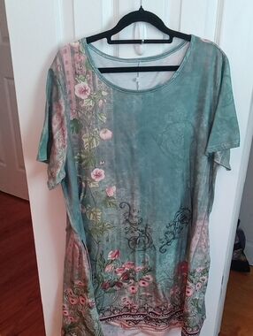 Short Sleeved Green Dress With Pockets